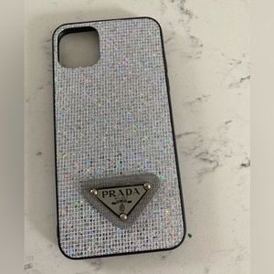 Case I phone 11pro max silver. New